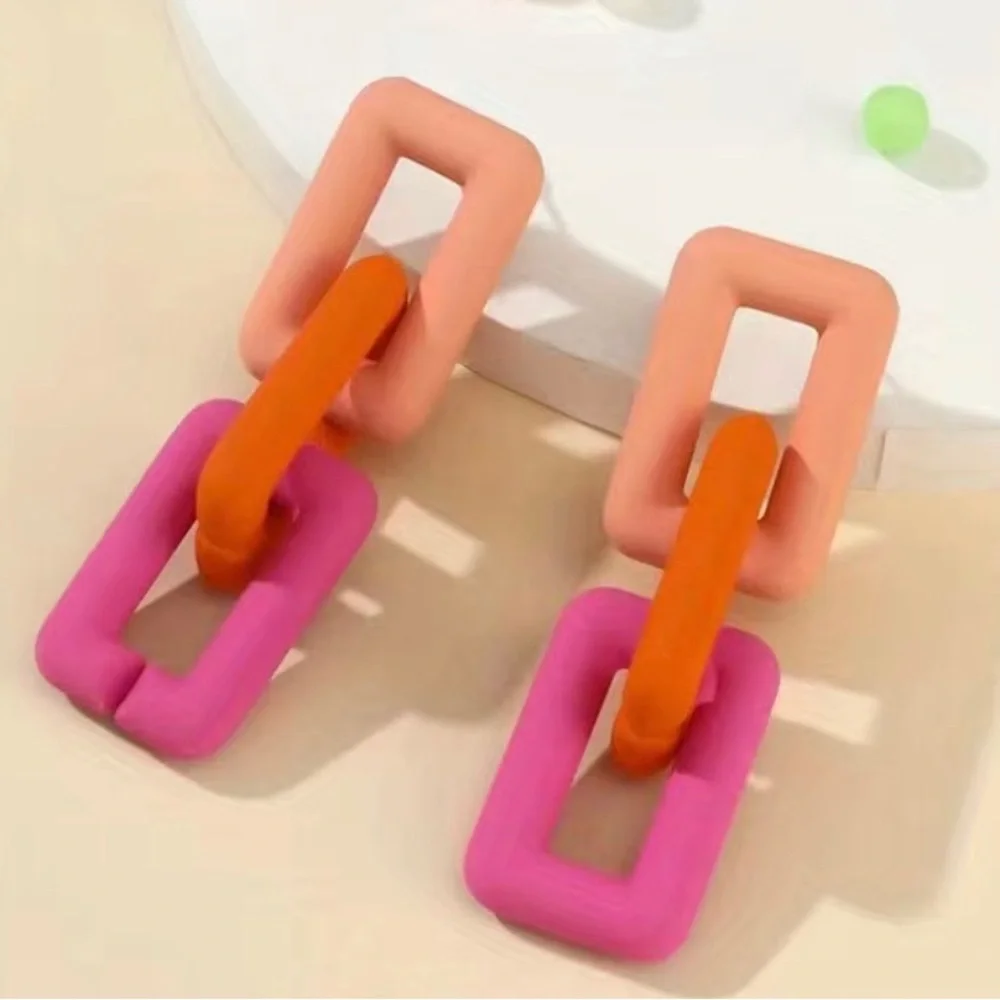 FINAL PRICE ❤️🔥 NWT PINK ❤️🔥 BARBIE VIBES EARRINGS - Picture 1 of 4